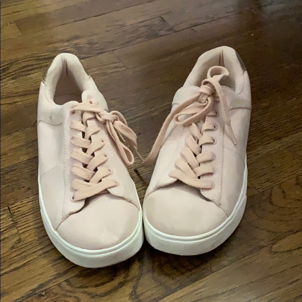Pink shoes